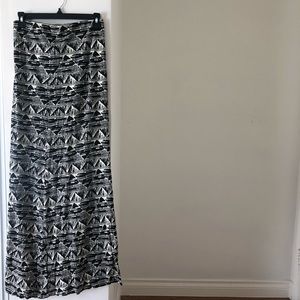 Billabong - Designer’s Closet Maxi Skirt